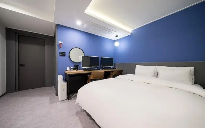 Oda (Deluxe Gaming Room (high-spec 2PC 65")