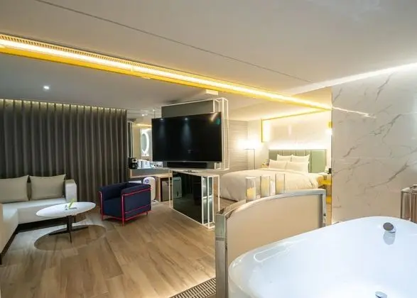 Deluxe Tek Büyük Yataklı Oda