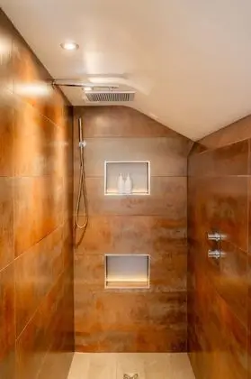 Luxury Süit, Banyolu/Duşlu ("Stone")
