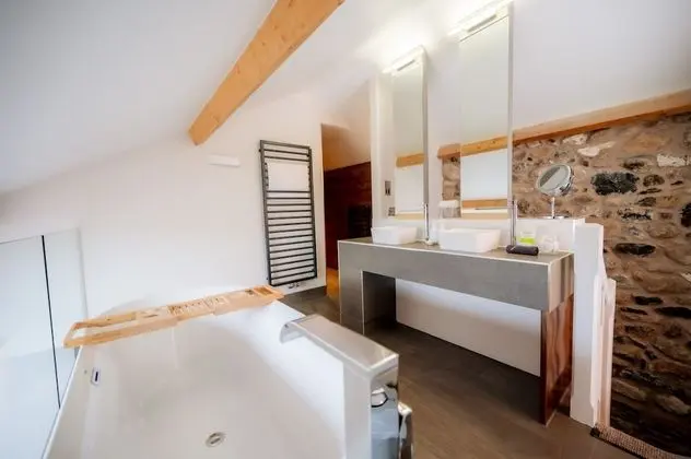 Luxury Süit, Banyolu/Duşlu ("Stone")