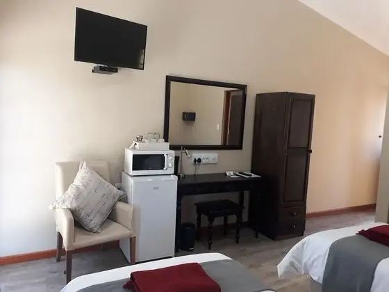 İki Ayrı Yataklı Oda, 1 Yatak Odası