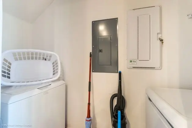 Ev