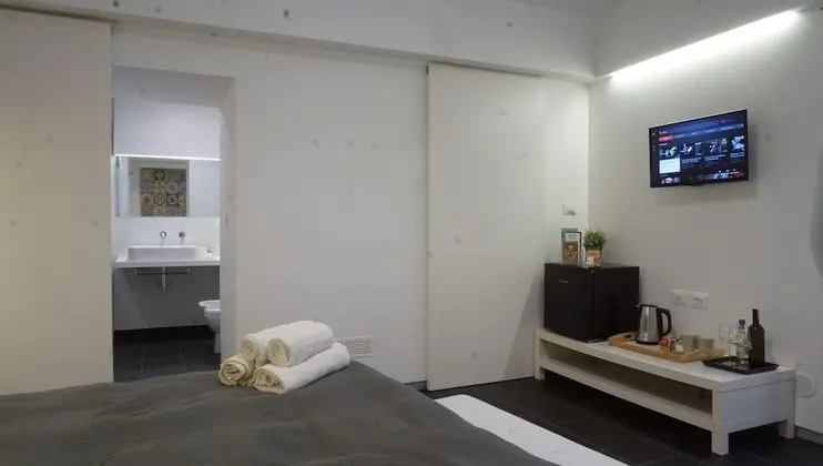 Deluxe Tek Büyük Yataklı Oda, 1 Yatak Odası, Banyolu/Duşlu, Avlu Manzaralı