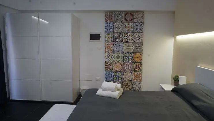 Deluxe Tek Büyük Yataklı Oda, 1 Yatak Odası, Banyolu/Duşlu, Avlu Manzaralı