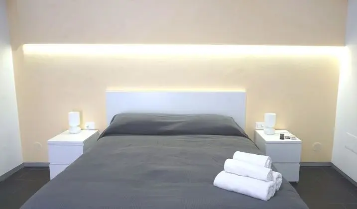 Deluxe Tek Büyük Yataklı Oda, 1 Yatak Odası, Banyolu/Duşlu, Avlu Manzaralı
