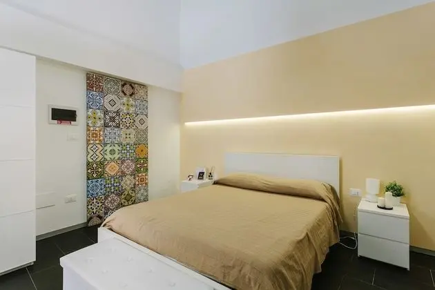 Deluxe Tek Büyük Yataklı Oda, 1 Yatak Odası, Banyolu/Duşlu, Avlu Manzaralı