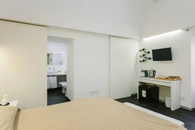 Deluxe Tek Büyük Yataklı Oda, 1 Yatak Odası, Banyolu/Duşlu, Avlu Manzaralı