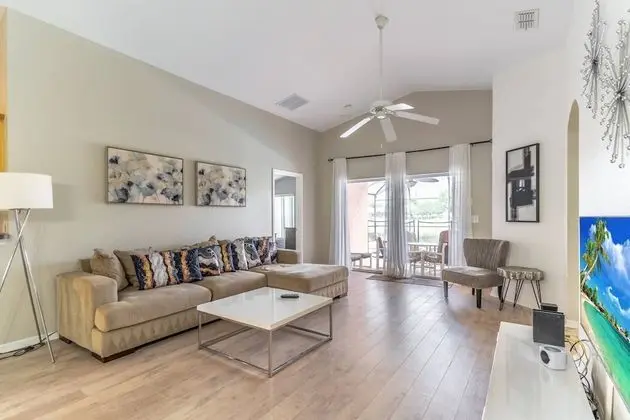 Ev (17637 Silver Creek)