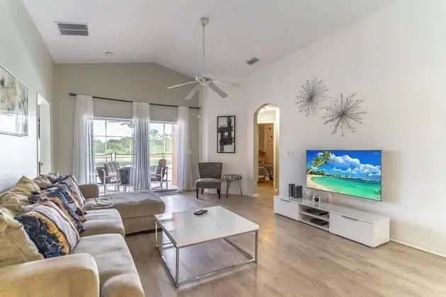 Ev (17637 Silver Creek)