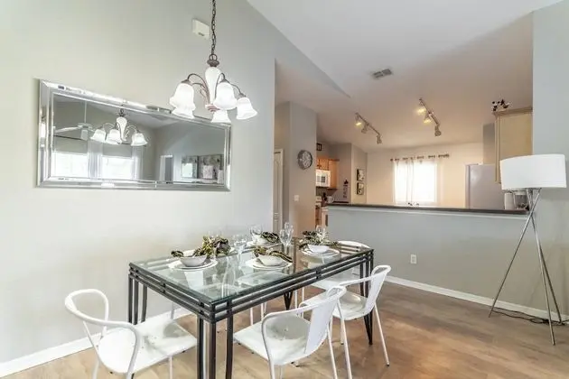 Ev (17637 Silver Creek)