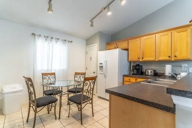 Ev (17637 Silver Creek)