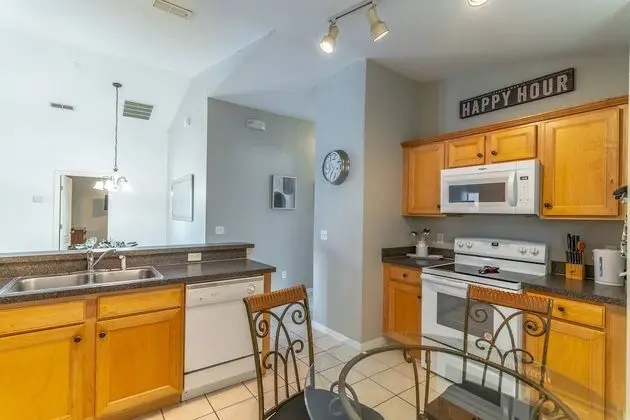 Ev (17637 Silver Creek)