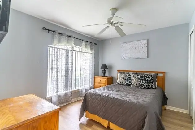 Ev (17637 Silver Creek)