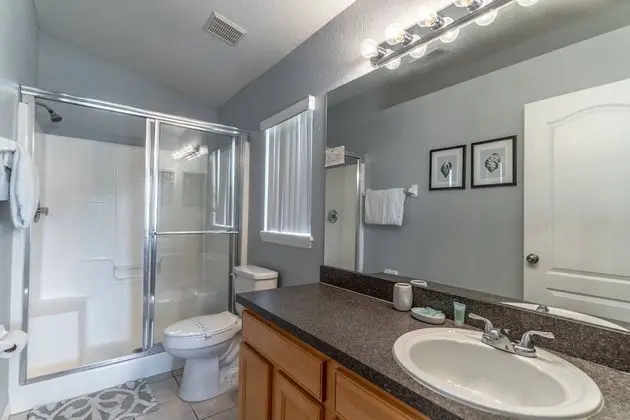 Ev (17637 Silver Creek)