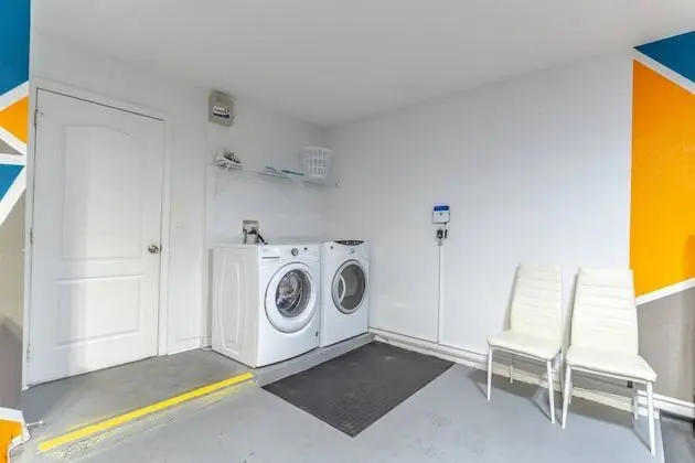Ev (17637 Silver Creek)