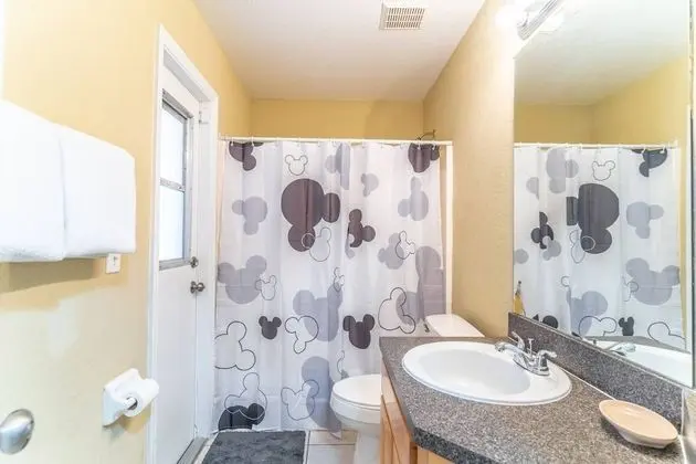 Ev (17637 Silver Creek)
