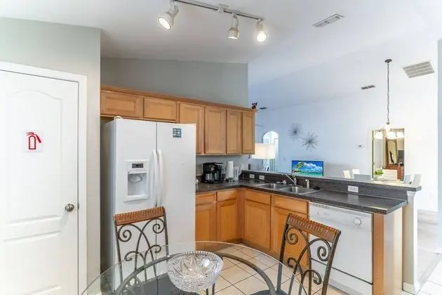 Ev (17637 Silver Creek)