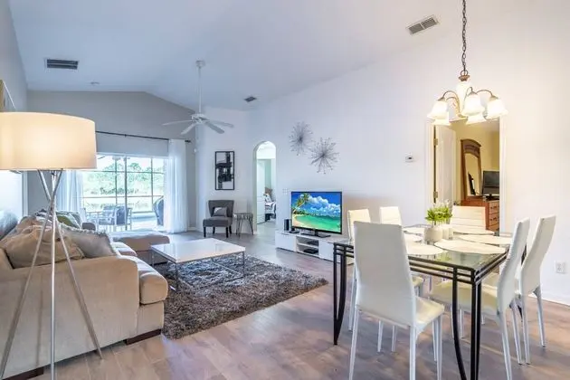 Ev (17637 Silver Creek)