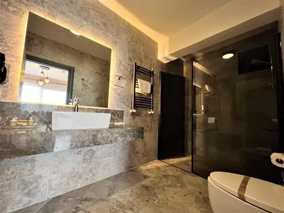 King Suite, Deniz Manzaralı, Balkonlu