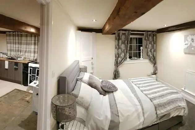 Ev, 1 Büyük (Queen) Boy Yatak ve Çekyat