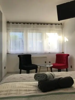 Apart Daire, Banyolu/Duşlu, Bahçe Manzaralı (Appartement N9)