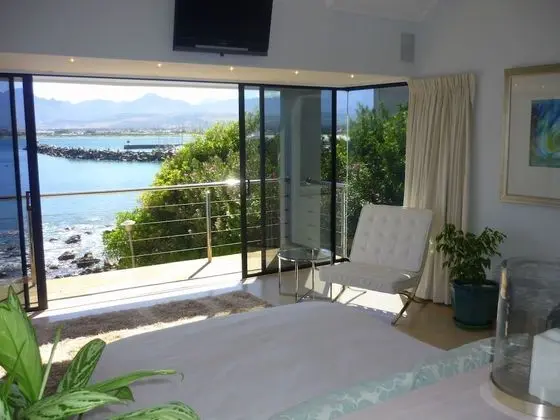 Premium Room, 1 King Bed, Spa Bath, Ocean View, Beachside