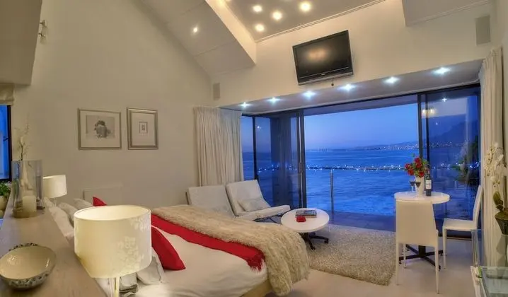Premium Room, 1 King Bed, Spa Bath, Ocean View, Beachside