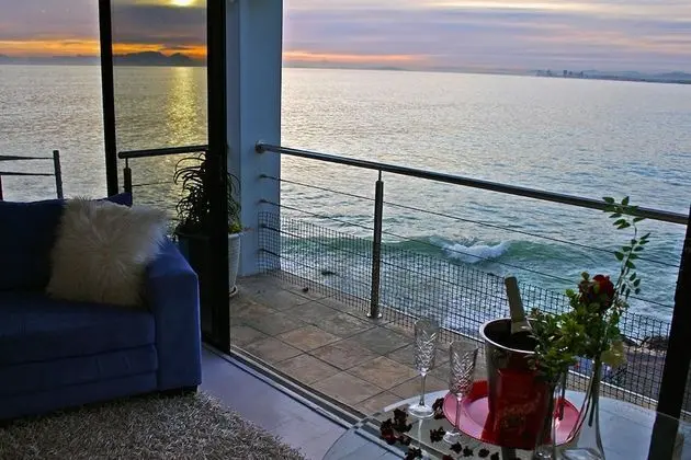 Premium Room, 1 King Bed, Spa Bath, Ocean View, Beachside