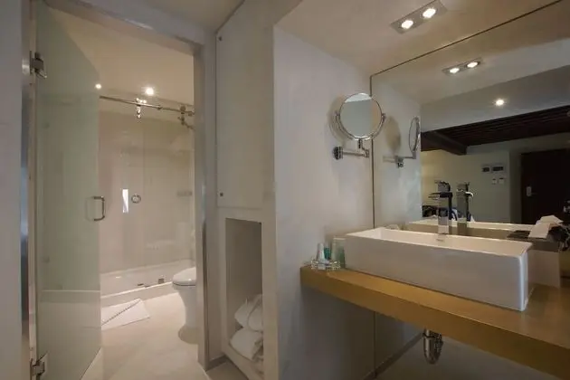Deluxe Room Blanca