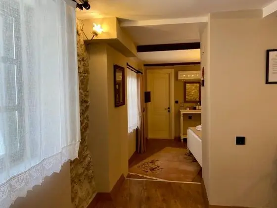 Suite, Sokak Manzaralı, Şömineli