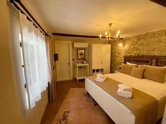 Suite, Sokak Manzaralı, Şömineli
