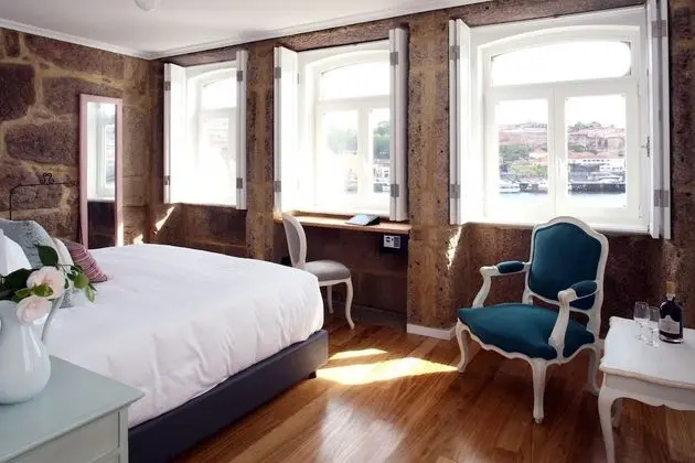 Tek Büyük veya İki Ayrı Yataklı Oda, Nehir Manzaralı