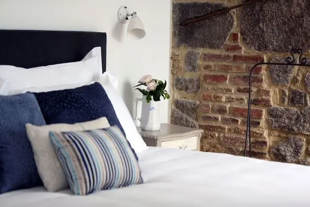 Tek Büyük veya İki Ayrı Yataklı Oda, Nehir Manzaralı