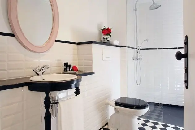 Tek Büyük veya İki Ayrı Yataklı Oda, Nehir Manzaralı