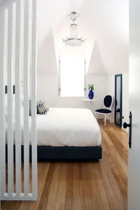 Tek Büyük veya İki Ayrı Yataklı Oda (Street View)