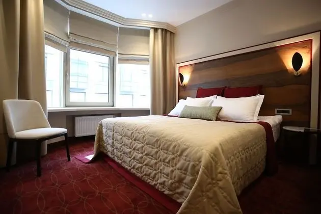 Standard Tek Büyük Yataklı Oda