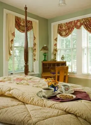 Deluxe Süit (Emily Dickinson Suite)