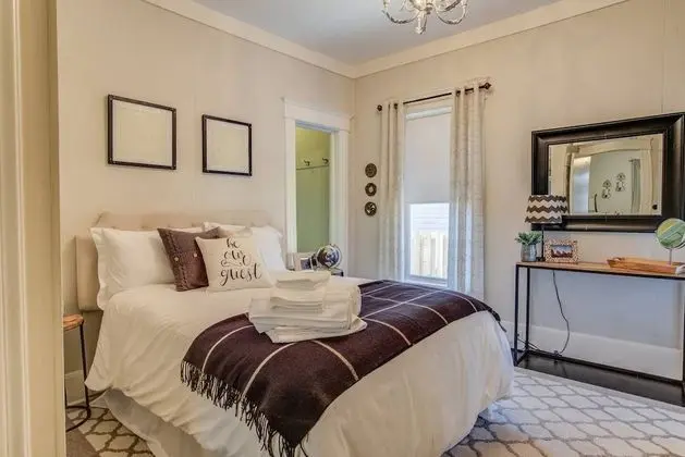 Ev (2 Bedrooms)