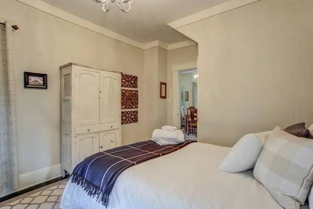 Ev (2 Bedrooms)
