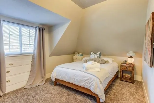 Ev (2 Bedrooms)