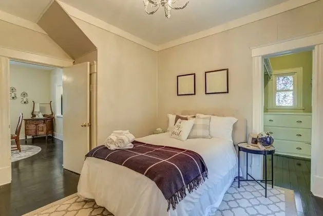 Ev (2 Bedrooms)