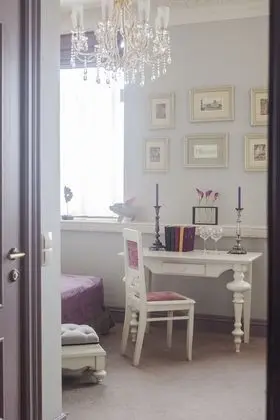 Basic Tek Büyük Yataklı Oda