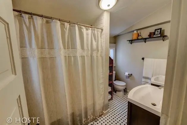 Ev (4 Bedrooms)