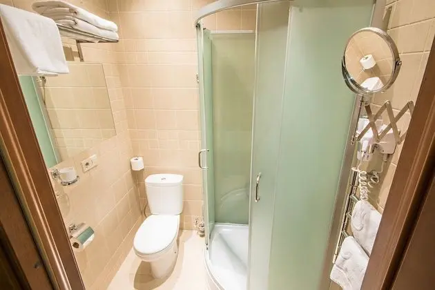 Deluxe Tek Büyük veya İki Ayrı Yataklı Oda