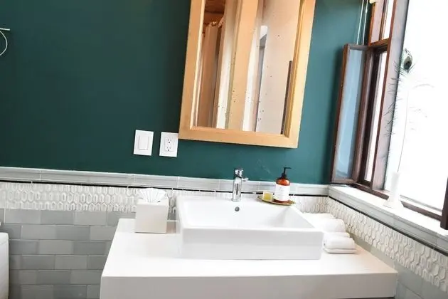 De Luxe Room