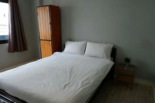 Private Room with Shared Bathroom