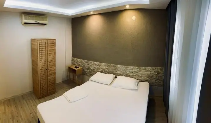 Comfort Tek Büyük Yataklı Oda