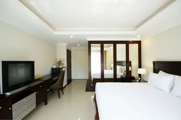 Standard 1 King Bed Balcony