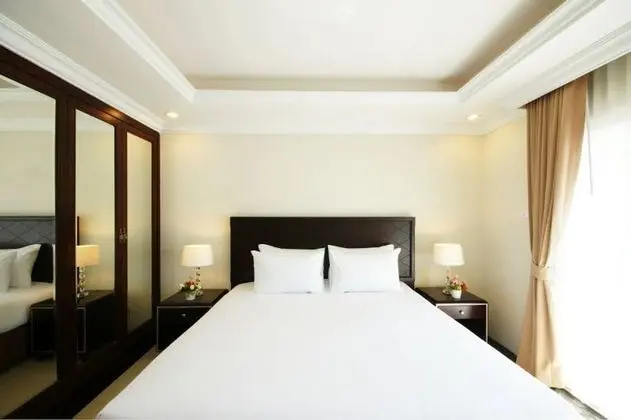 Standard 1 King Bed Balcony