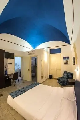 Üç Kişilik Oda, Şehir Manzaralı